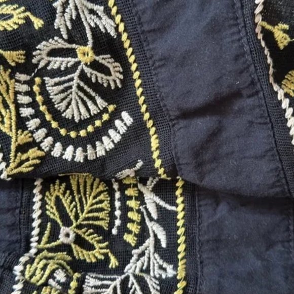 Free People Rock With It Shirt- Off Shoulder - Embroidered size Small PREOWNED - Picture 3 of 5